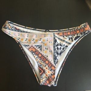Cupshe Bathing Suit Bikini Bottom Size M